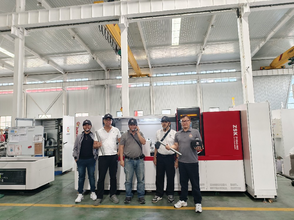 泰国客户对枪钻机床验收很满意