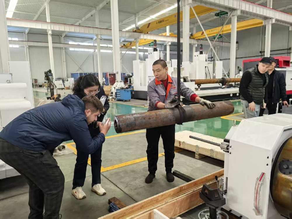 欧洲客户工厂验机